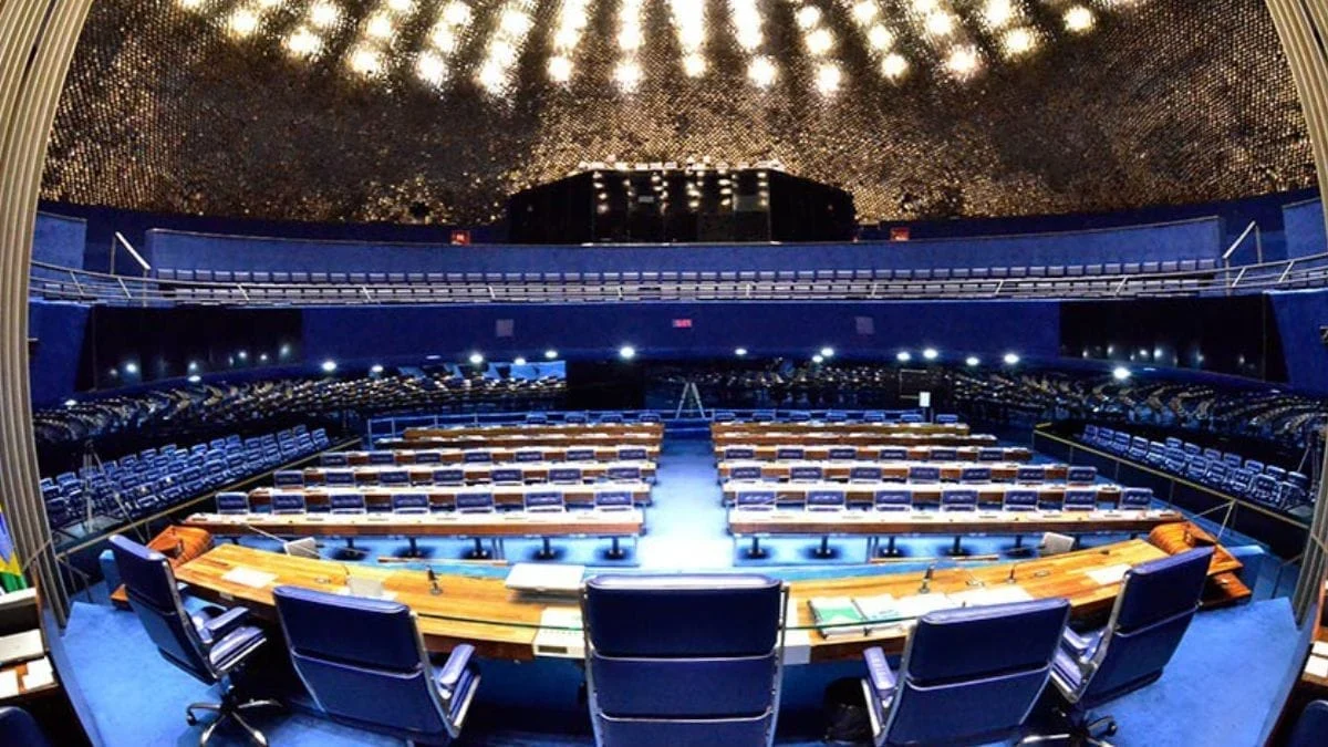 A Comissão de Constituição e Justiça deu aval para a proposta que altera as regras de trabalho dos funcionários públicos da União