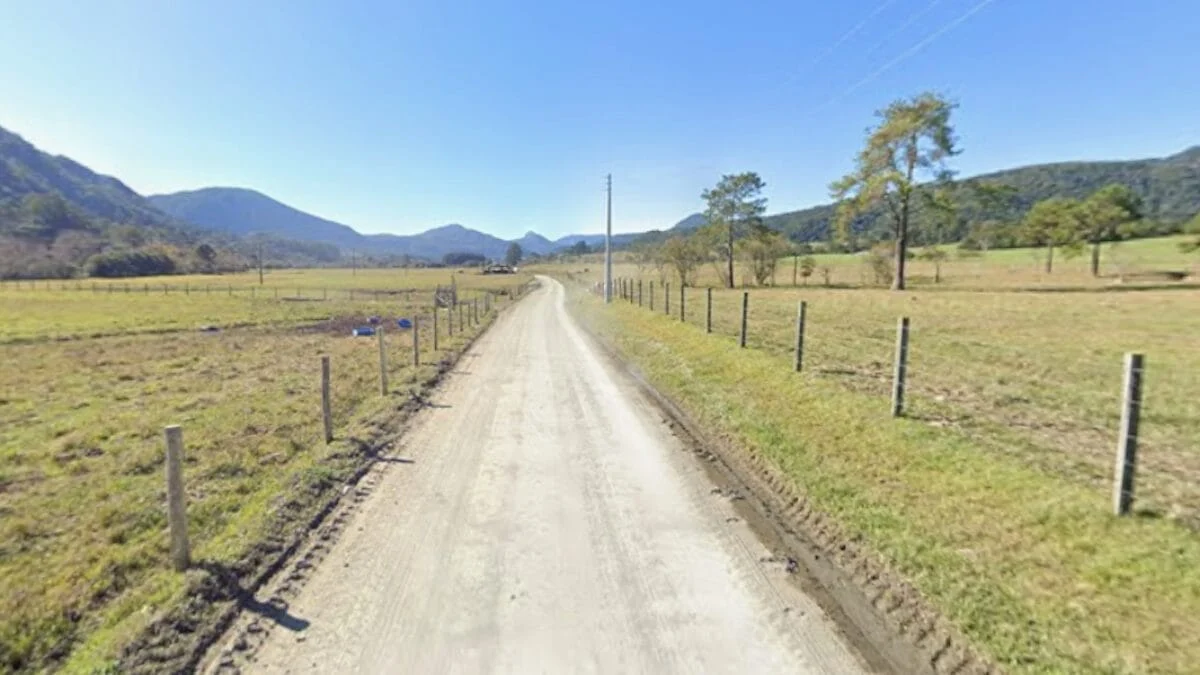 Corpo foi encontrado às margens da Estrada Geral Paraíso da Serra (Foto: Google Street View, Reprodução)