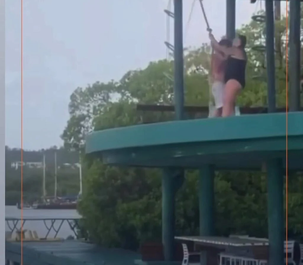 Mulher sofre grave acidente durante passeio ao descer de tirolesa e ser atingida fortemente nas partes íntimas; VEJA VÍDEO