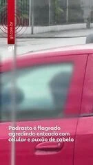 Padrasto é flagrado agredindo enteado com celular e puxão de cabelo em SC