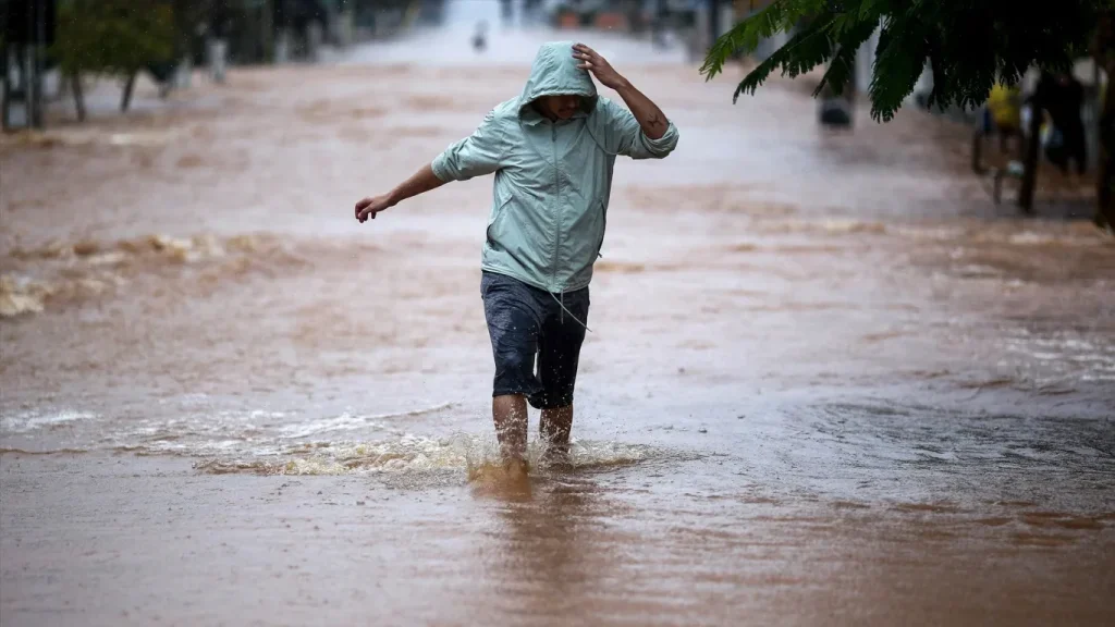Rios Cai e Taquari transbordam nos vales e seguem subindo na primeira enchente do Super El Niño de 2026 no Rio Grande do Sul.