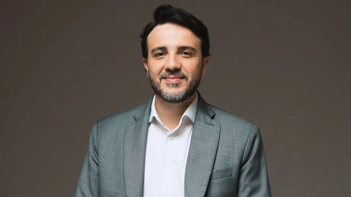 Renan Santos é candidato a presidente pelo partido Missão nas Eleições 2026.