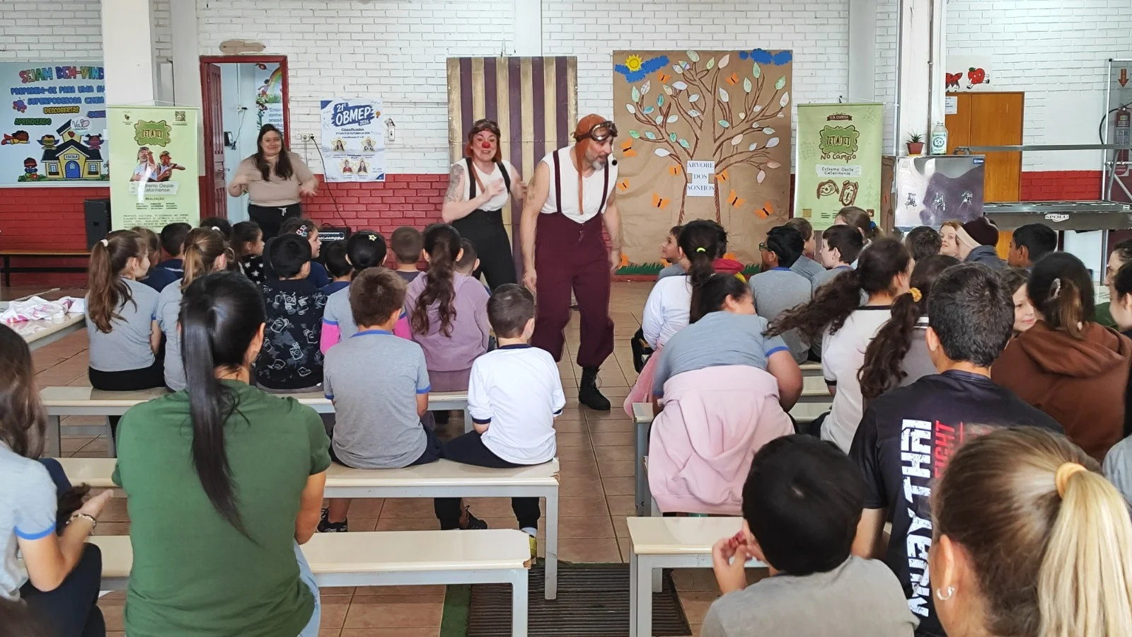 Espetáculo é apresentado nas escolas do Extremo-Oeste (Fotos: Divulgação)