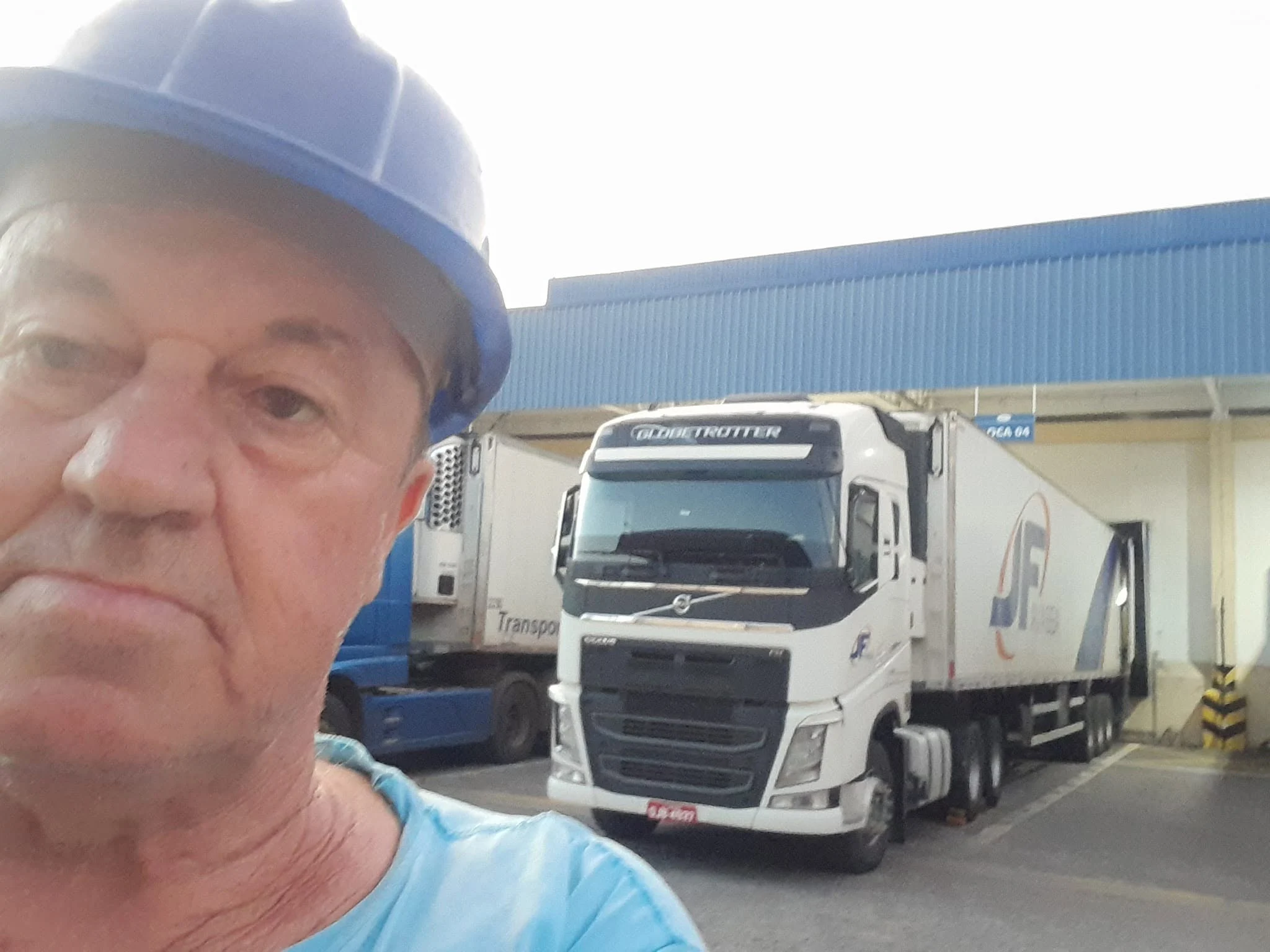 Remi Hoffmann foi encontrado morto em meio à carga da carreta (Foto: Arquivo pessoal)